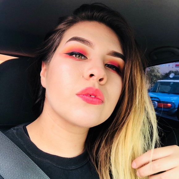 Meet your Posher, Priscilla - Picture 2 of 2